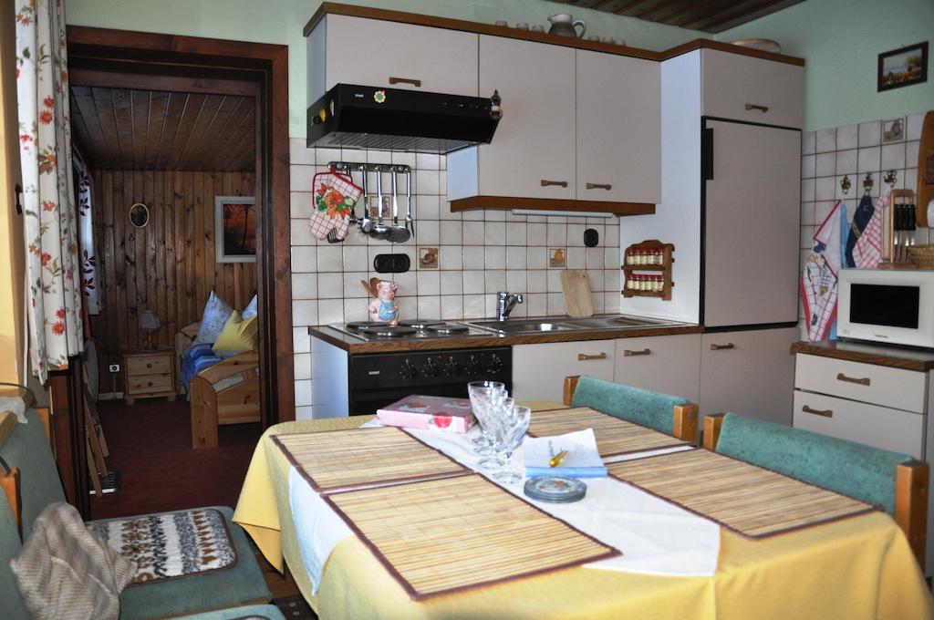 גונדרסהיים Ferienhaus Backstuber חדר תמונה